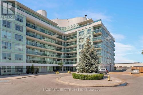 309 - 60 Fairfax Crescent, Toronto (Clairlea-Birchmount), ON - Outdoor