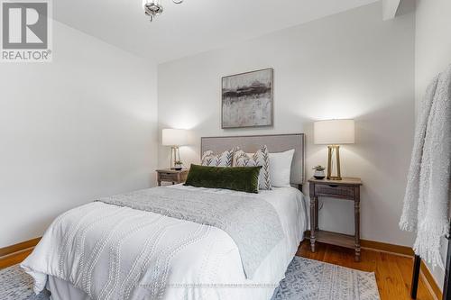 1679 Tarn Road, Mississauga, ON - Indoor Photo Showing Bedroom