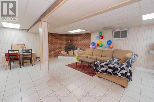 8 Esplanade Road, Brampton, ON - Indoor