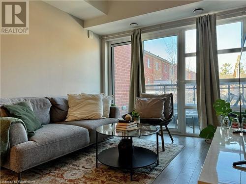 15 Prince Albert Boulevard Unit# 213, Kitchener, ON - Indoor Photo Showing Living Room