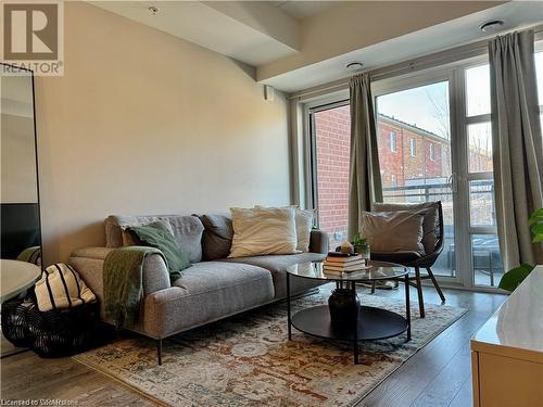 15 Prince Albert Boulevard Unit# 213, Kitchener, ON - Indoor Photo Showing Living Room