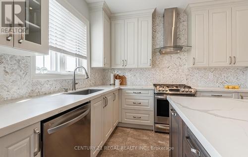 43 Valleyscape Trail, Caledon, ON - Indoor Photo Showing Kitchen With Upgraded Kitchen