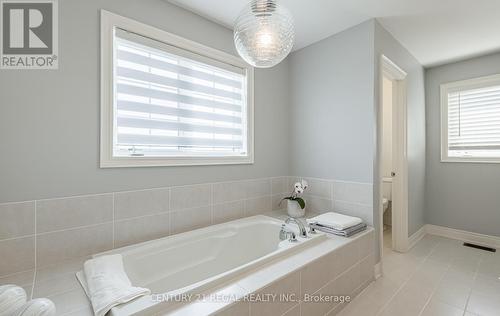 43 Valleyscape Trail, Caledon, ON - Indoor Photo Showing Bathroom