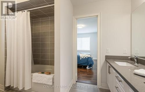 43 Valleyscape Trail, Caledon, ON - Indoor Photo Showing Bathroom