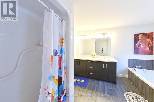 2064 Tribalwood Street, London, ON - Indoor Photo Showing Bathroom