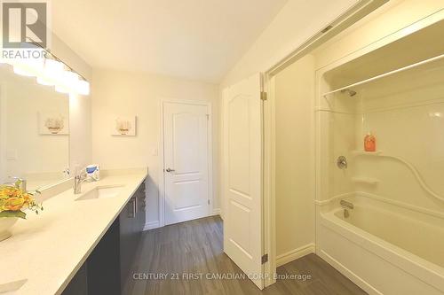 2064 Tribalwood Street, London, ON - Indoor Photo Showing Bathroom