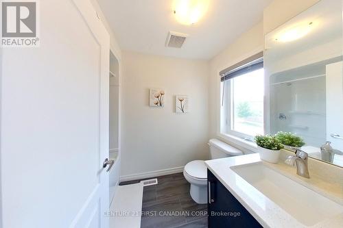 2064 Tribalwood Street, London, ON - Indoor Photo Showing Bathroom