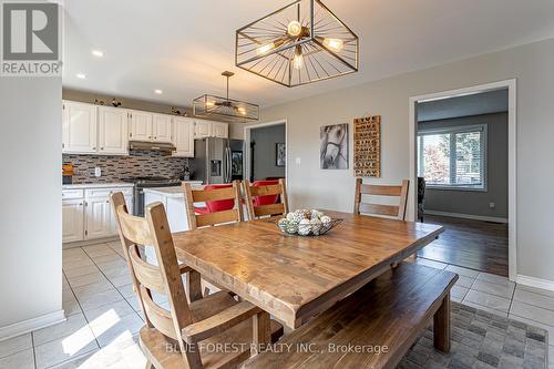 122 St. Clair Crescent, London, ON - Indoor Photo Showing Dining Room