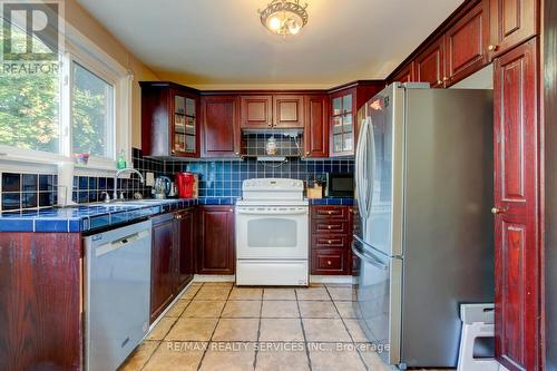 80 Flamingo Crescent, Brampton (Southgate), ON - Indoor Photo Showing Kitchen