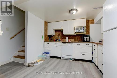 80 Flamingo Crescent, Brampton (Southgate), ON - Indoor Photo Showing Kitchen