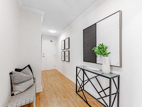 1112-225 Wellesley St E, Toronto, ON - Indoor Photo Showing Other Room