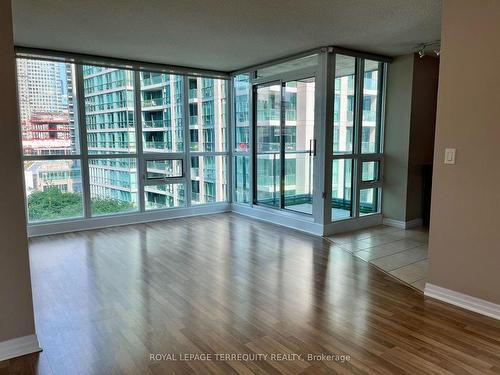 1002-12 Yonge St, Toronto, ON - Indoor Photo Showing Other Room