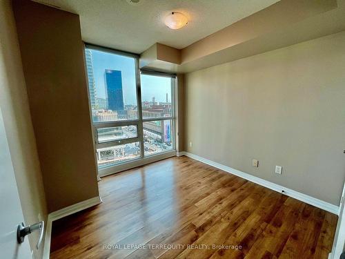 1002-12 Yonge St, Toronto, ON - Indoor Photo Showing Other Room