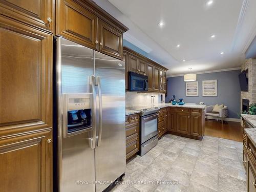 1227 Cedarcroft Cres, Pickering, ON - Indoor Photo Showing Kitchen With Stainless Steel Kitchen