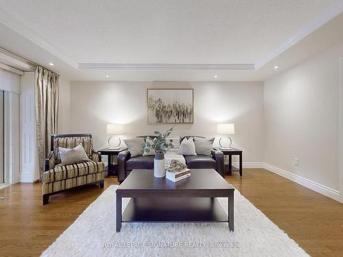 1227 Cedarcroft Cres, Pickering, ON - Indoor Photo Showing Living Room