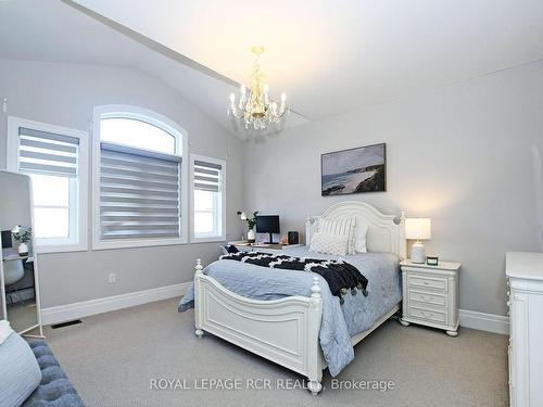 5 Sundew Lane, Richmond Hill, ON - Indoor Photo Showing Bedroom