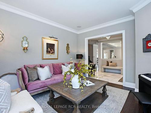 5 Sundew Lane, Richmond Hill, ON - Indoor Photo Showing Living Room