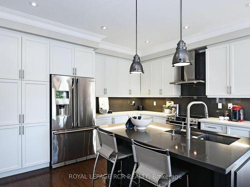 5 Sundew Lane, Richmond Hill, ON - Indoor Photo Showing Kitchen With Stainless Steel Kitchen With Upgraded Kitchen