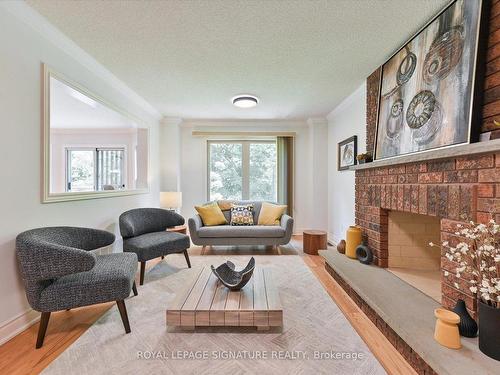 3417 Sanderling Cres, Mississauga, ON - Indoor Photo Showing Living Room With Fireplace