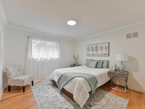 3417 Sanderling Cres, Mississauga, ON - Indoor Photo Showing Bedroom