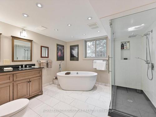 3417 Sanderling Cres, Mississauga, ON - Indoor Photo Showing Bathroom