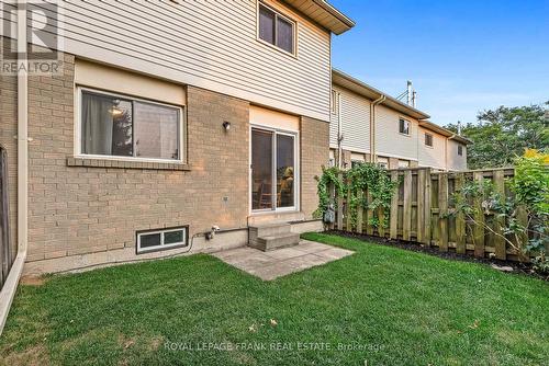 17 - 700 Harmony Road N, Oshawa (Pinecrest), ON - Outdoor