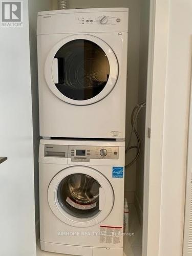 2501 - 7 Grenville Street, Toronto, ON - Indoor Photo Showing Laundry Room