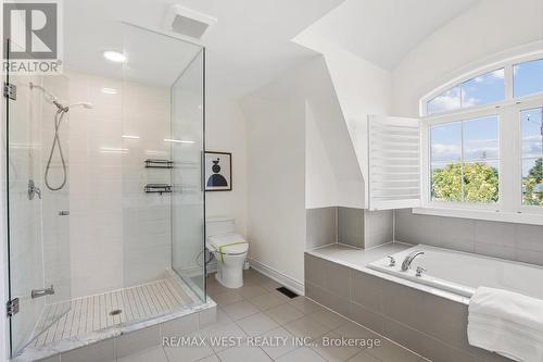 133A Finch Avenue E, Toronto (Willowdale East), ON - Indoor Photo Showing Bathroom