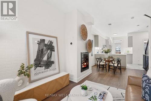 133A Finch Avenue E, Toronto (Willowdale East), ON - Indoor Photo Showing Living Room