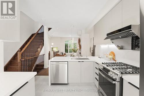 133A Finch Avenue E, Toronto (Willowdale East), ON - Indoor Photo Showing Kitchen With Upgraded Kitchen