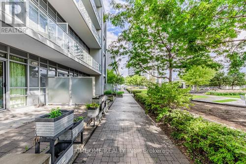 103 - 2015 Sheppard Avenue E, Toronto (Henry Farm), ON - Outdoor