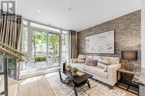 103 - 2015 Sheppard Avenue E, Toronto (Henry Farm), ON - Indoor Photo Showing Living Room