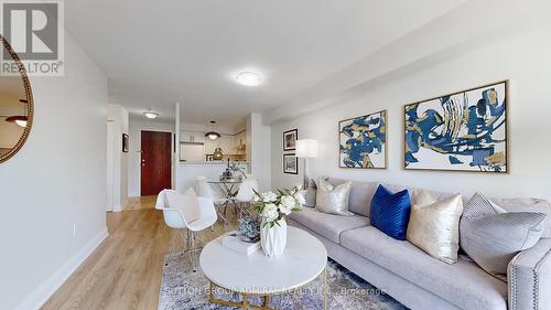 810 - 28 Pemberton Avenue, Toronto, ON - Indoor Photo Showing Living Room