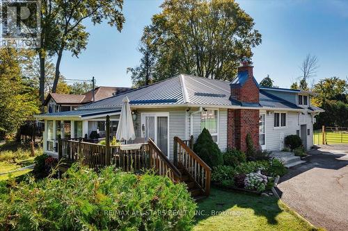 27 Lakeshore Road, Georgina, ON - Outdoor