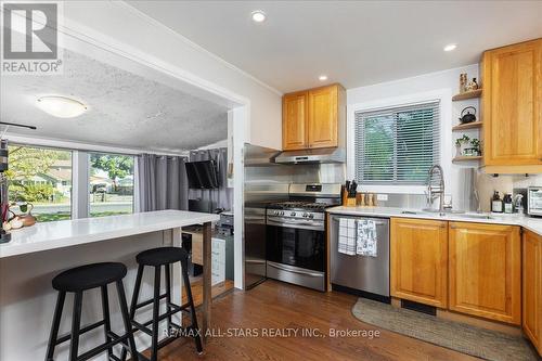 27 Lakeshore Road, Georgina, ON - Indoor Photo Showing Kitchen