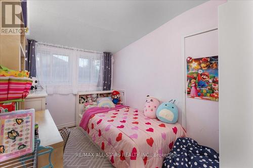 27 Lakeshore Road, Georgina, ON - Indoor Photo Showing Bedroom