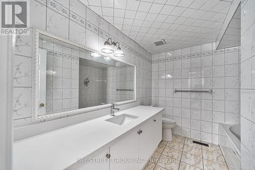 6096 Silken Laumann Way, Mississauga, ON - Indoor Photo Showing Bathroom