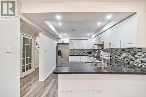 6096 Silken Laumann Way, Mississauga (East Credit), ON - Indoor Photo Showing Kitchen With Double Sink