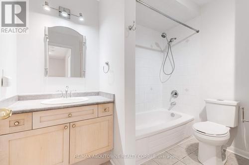 2389 Baintree Crescent, Oakville (West Oak Trails), ON - Indoor Photo Showing Bathroom