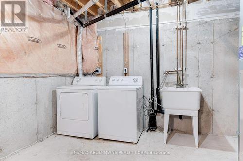 2389 Baintree Crescent, Oakville, ON - Indoor Photo Showing Laundry Room