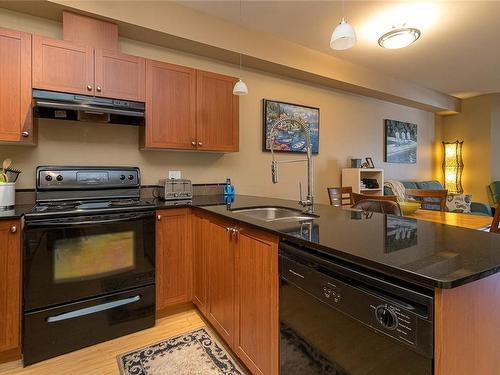 204-821 Goldstream Ave, Langford, BC - Indoor Photo Showing Kitchen