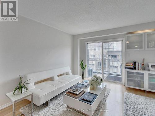 487 Rossland Road E, Ajax (Central East), ON - Indoor Photo Showing Living Room