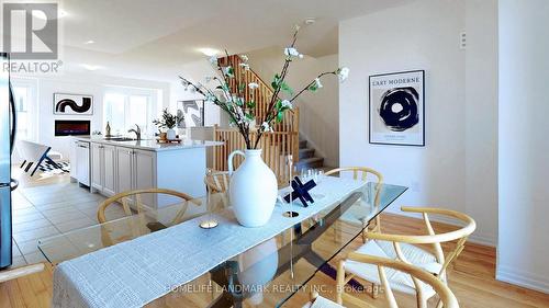 207 Vantage Loop, Newmarket (Woodland Hill), ON - Indoor Photo Showing Dining Room