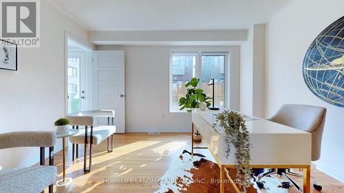 207 Vantage Loop, Newmarket (Woodland Hill), ON - Indoor Photo Showing Dining Room