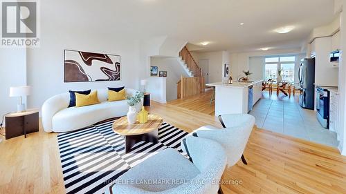 207 Vantage Loop, Newmarket (Woodland Hill), ON - Indoor Photo Showing Living Room