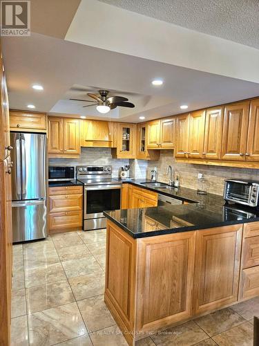 412 - 121 Woodbridge Avenue, Vaughan (West Woodbridge), ON - Indoor Photo Showing Kitchen