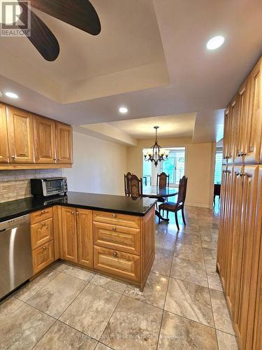 412 - 121 Woodbridge Avenue, Vaughan (West Woodbridge), ON - Indoor Photo Showing Kitchen