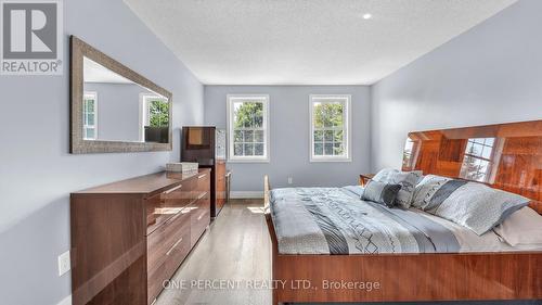 10 Mountainview Crescent, London, ON - Indoor Photo Showing Bedroom