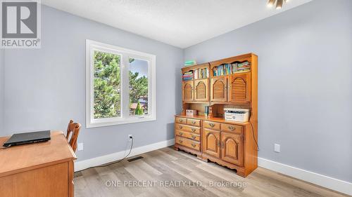 10 Mountainview Crescent, London, ON - Indoor