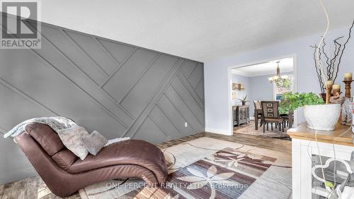 10 Mountainview Crescent, London, ON - Indoor Photo Showing Living Room